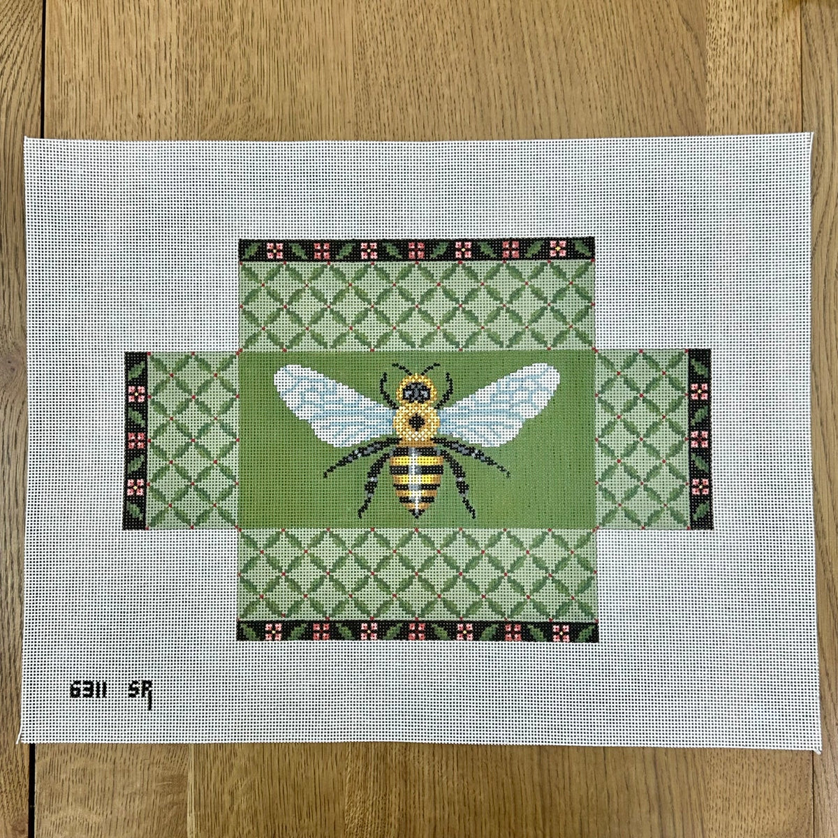 Leaf Trellis Bee
