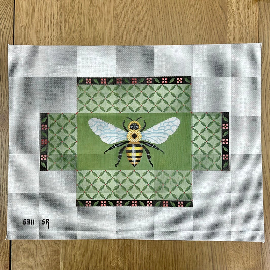 Leaf Trellis Bee